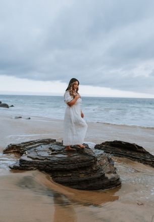 girl by the sea Wallpaper 1640x2360