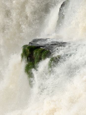 Обои 1620x2160 водопады Игуасу