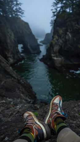 gorge, traveler Wallpaper 640x1136