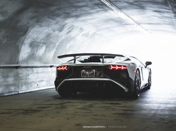 Обои 1024x768 Lamborghini Aventador, спортивная машина