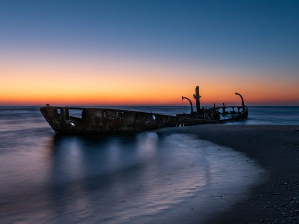 sunset, derelict ship Wallpaper 1024x768