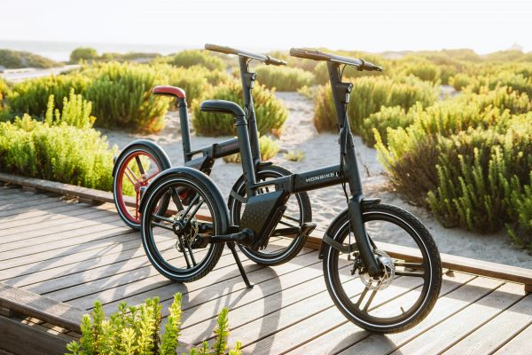 two bikes, walkway on the beach Wallpaper 6000x4002