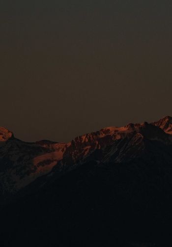 Обои 1640x2360 горы в момент заката