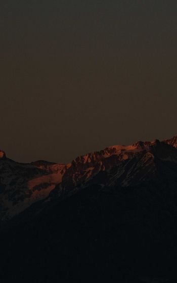 Обои 1600x2560 горы в момент заката