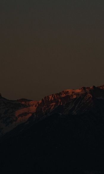 Обои 1200x2000 горы в момент заката
