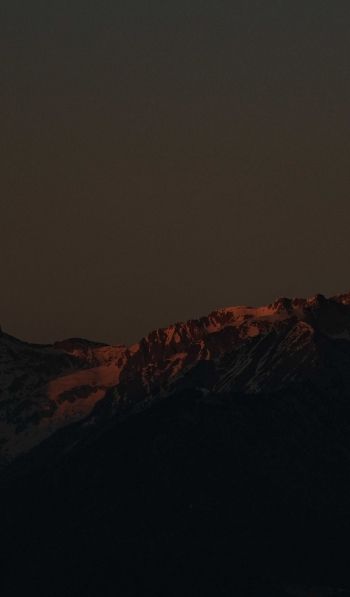 Обои 600x1024 горы в момент заката