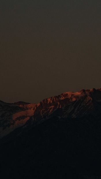 mountains at sunset Wallpaper 640x1136