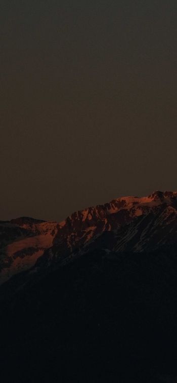 Обои 828x1792 горы в момент заката