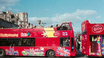 baht, Great Britain, bus Wallpaper 1600x900