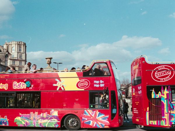 baht, Great Britain, bus Wallpaper 1024x768