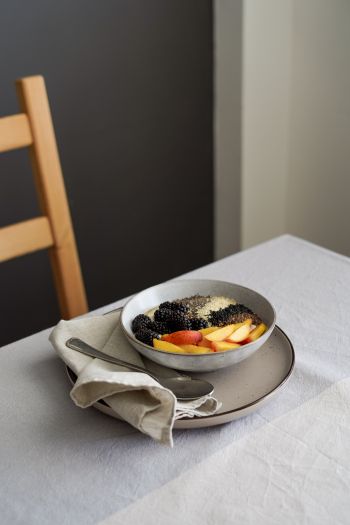 breakfast, fruit porridge Wallpaper 640x960