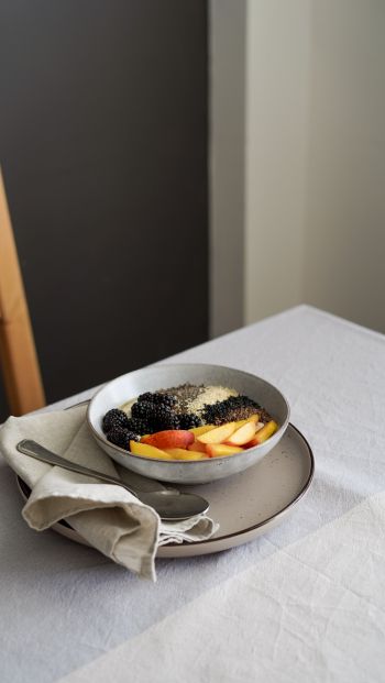 breakfast, fruit porridge Wallpaper 640x1136