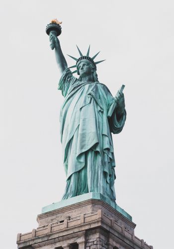statue of liberty Wallpaper 1668x2388