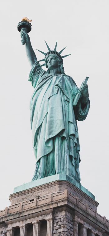Обои 1242x2688 статуя свободы