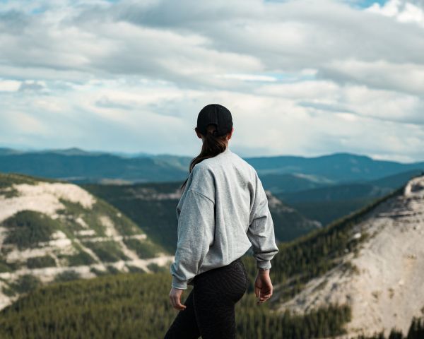 girl, traveler, mountains Wallpaper 1280x1024