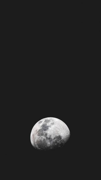 Обои 640x1136 могучая луна