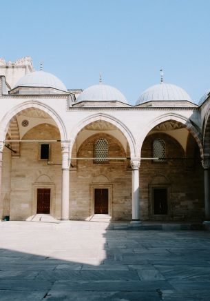 Istanbul, Turkey Wallpaper 1668x2388