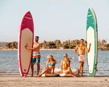 surfers, group of friends Wallpaper 1280x1024