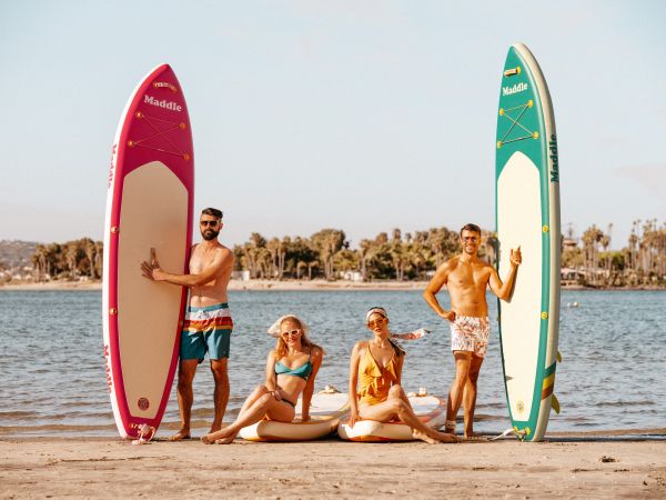 surfers, group of friends Wallpaper 11648x8736