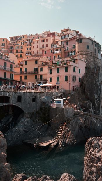 Cinque Terre, SP, Italy Wallpaper 640x1136