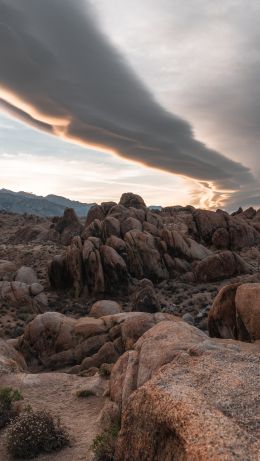 Alabama Hills, California, USA Wallpaper 640x1136