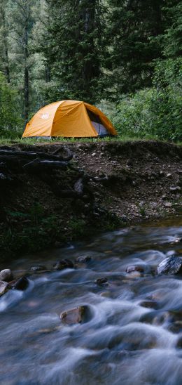 Обои 720x1520 отдых в палатке
