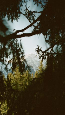 Arnisee, Gurtnellen, Switzerland Wallpaper 640x1136