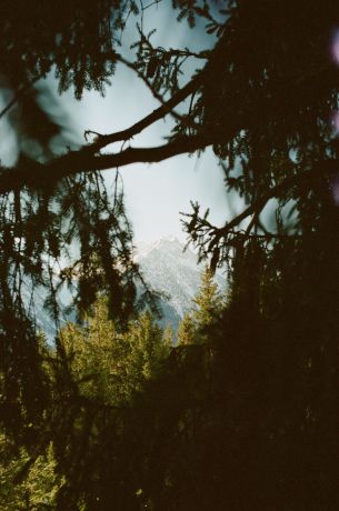 Arnisee, Gurtnellen, Switzerland Wallpaper 2075x3130