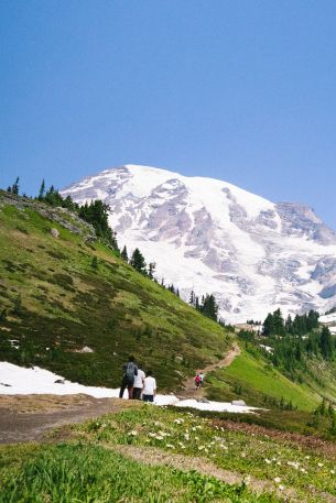 mountains, hikers in the mountains Wallpaper 640x960