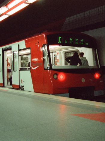 Обои 1620x2160 Нюрнберг, Германия, метро