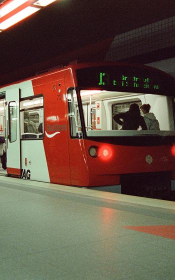 Обои 800x1280 Нюрнберг, Германия, метро
