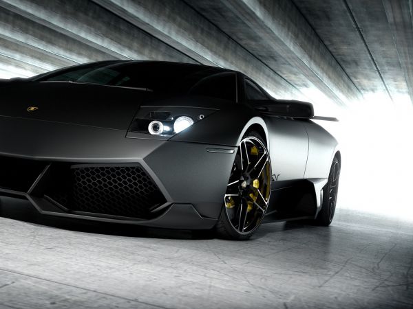 Обои 1024x768 черная Lamborghini, спортивная машина, темный