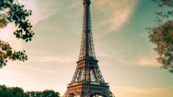 Обои 1366x768 Эйфелева башня, Париж, Франция