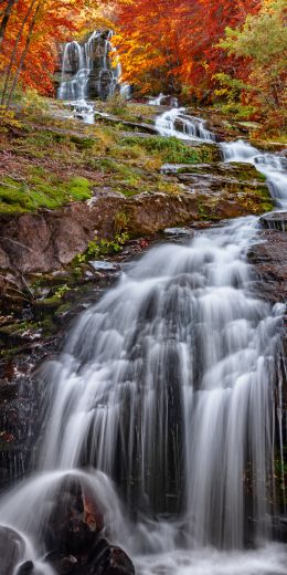 Dokchon Waterfall, Fanano, Province of Modena, Italy Wallpaper 720x1440