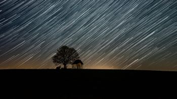 night, movement of the stars Wallpaper 2048x1152
