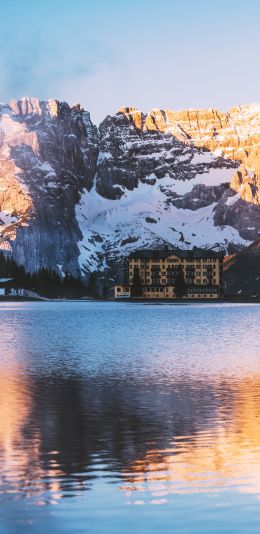 lake house, mountain range Wallpaper 1080x2220