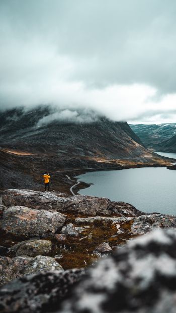Обои 640x1136 Норвегия, дикий пейзаж