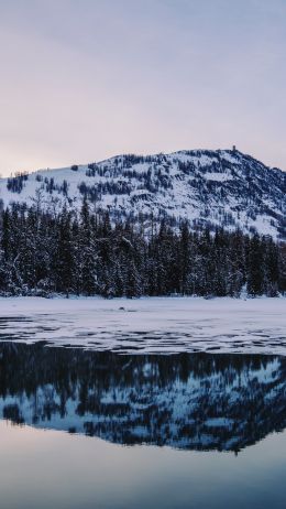 Обои 720x1280 зимнее озеро, гора