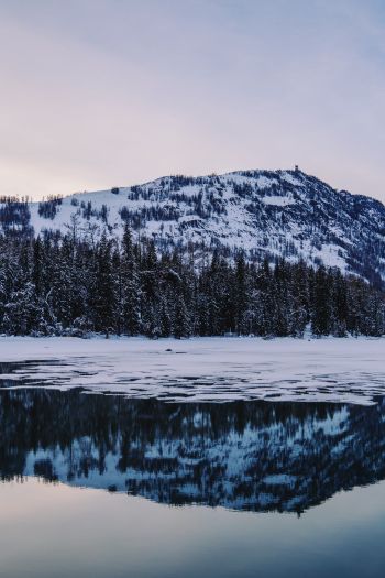winter lake, mountain Wallpaper 640x960