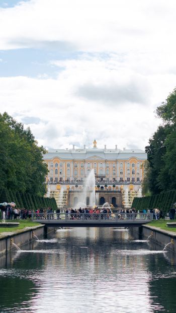 Peterhof, Russia Wallpaper 640x1136