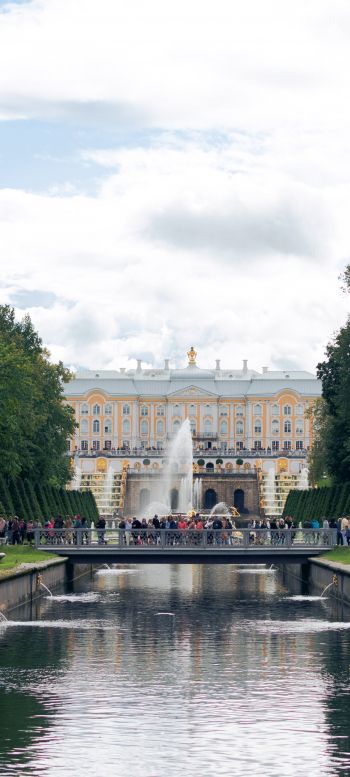 Peterhof, Russia Wallpaper 720x1600