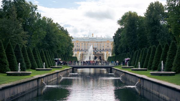 Peterhof, Russia Wallpaper 1280x720