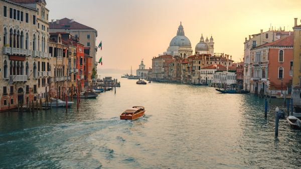 Обои 1600x900 столичный город Венеция, Италия