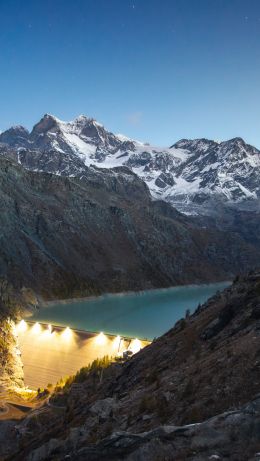 Lombardy, Italy Wallpaper 640x1136