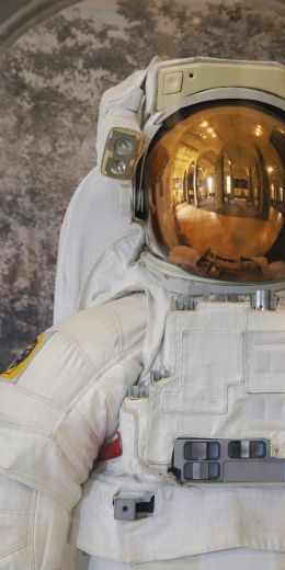 Обои 720x1440 костюм космонавта, США