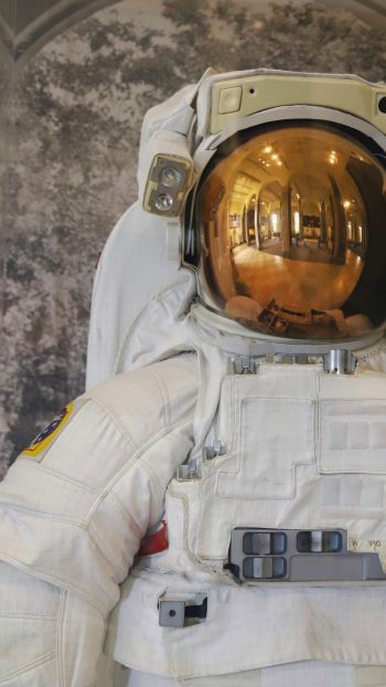 Обои 1440x2560 костюм космонавта, США