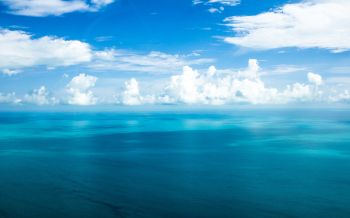 Обои 2560x1600 кучевые облака, море, синий