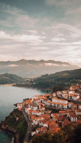 Lastres, Spain Wallpaper 640x1136