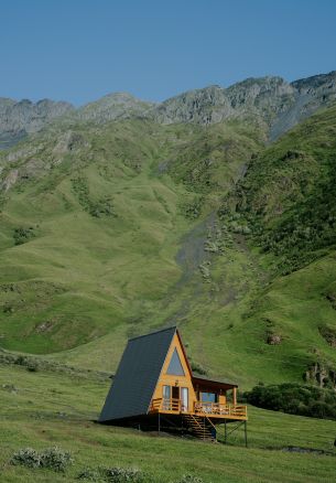 Kazbegi, Georgia Wallpaper 1640x2360