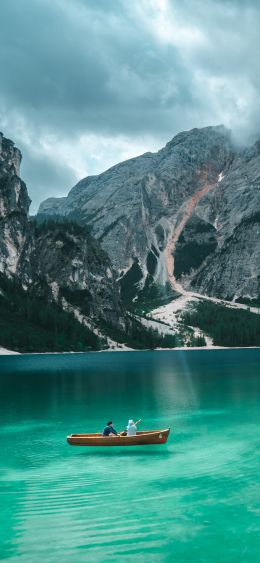 Lake Braies, Italy Wallpaper 1080x2340